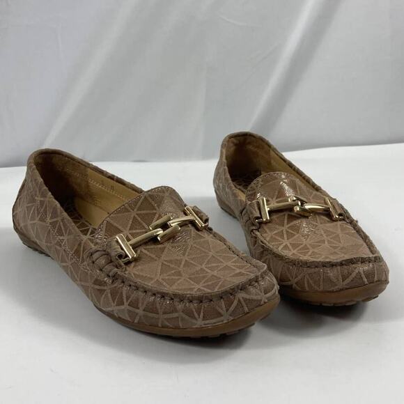 Vaneli Loafers Geometric Triangle Pattern With Gold Clasp buckle Size 6 - Picture 1 of 6